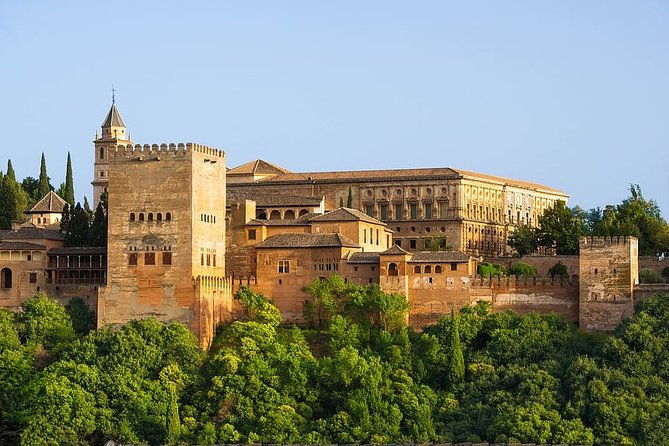 private-transfer-from-to-seville-to-from-granada-with-optional-stop-in-cordoba