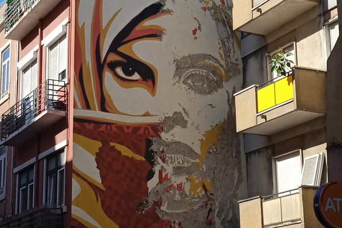 private-tuk-tuk-of-the-old-town-lisbon-and-street-art-highlights