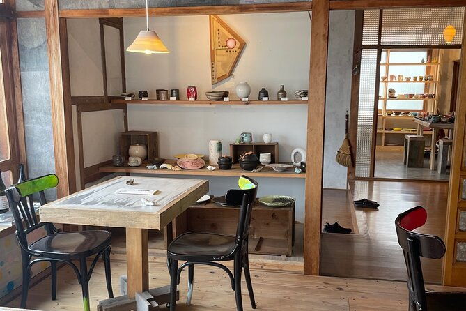 private-wheel-pottery-experience-with-one-drink