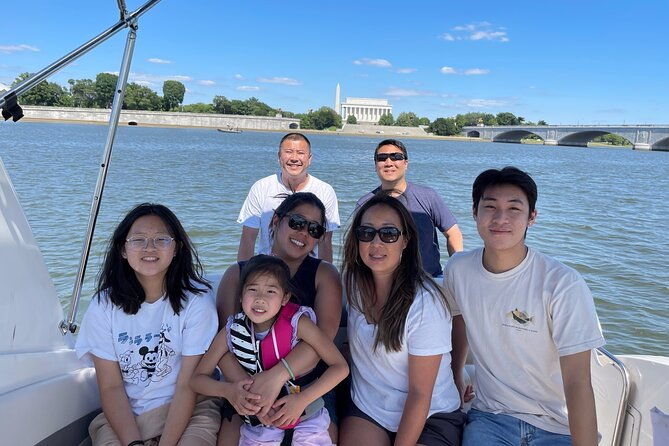 private-yacht-tour-along-washington-dc-waterfront