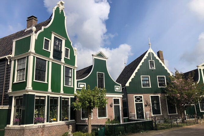 quaint-dutch-countryside-windmills-fishing-villages