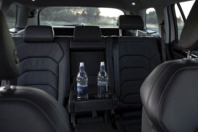 reykjavik-international-airport-private-arrival-transfer