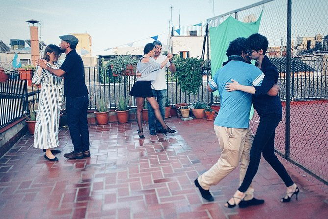 rooftop-tango-lesson-drinks-in-barcelona