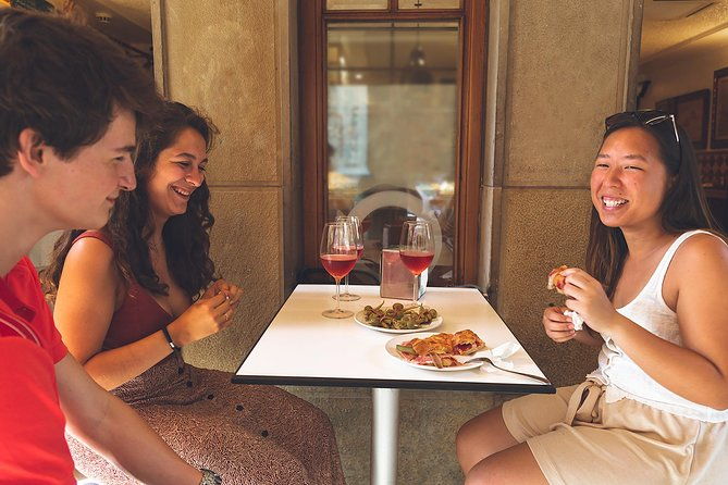 san-sebastian-pintxos-tour-for-gourmets-in-the-old-town