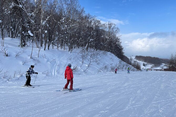 sapporo-private-ski-snowboard-lesson-with-pick-up-service