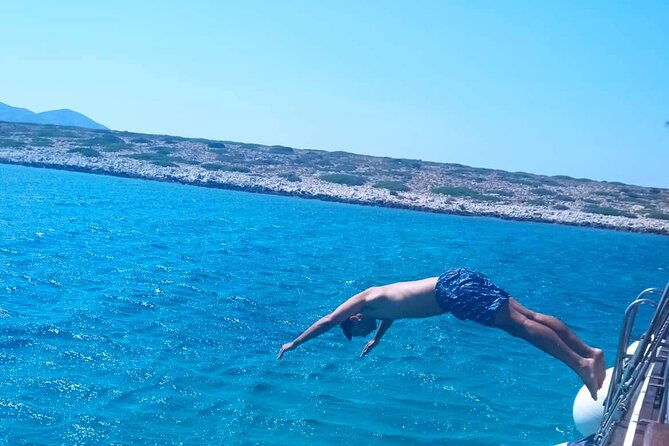 semiprivate-galatea-tour-antiparos-blulagoon-despotiko-free-drink