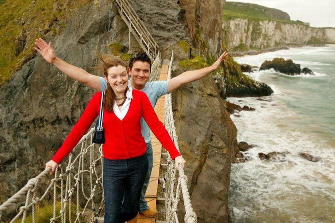 shore-excursion-giants-causeway-tour-from-belfast-port-extra-leg-room-bus