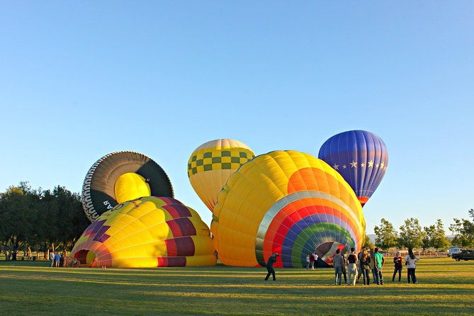 skyward-at-sunrise-a-premiere-temecula-balloon-adventure