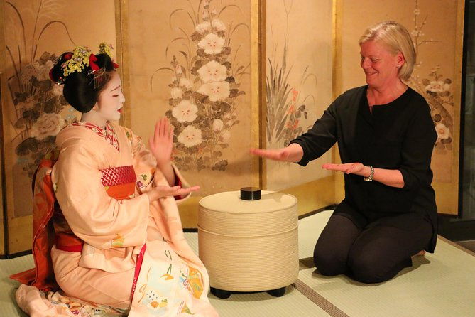 small-group-dinner-experience-in-kyoto-with-maiko-and-geisha