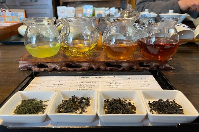 small-group-japanese-green-tea-tasting-in-shizuoka