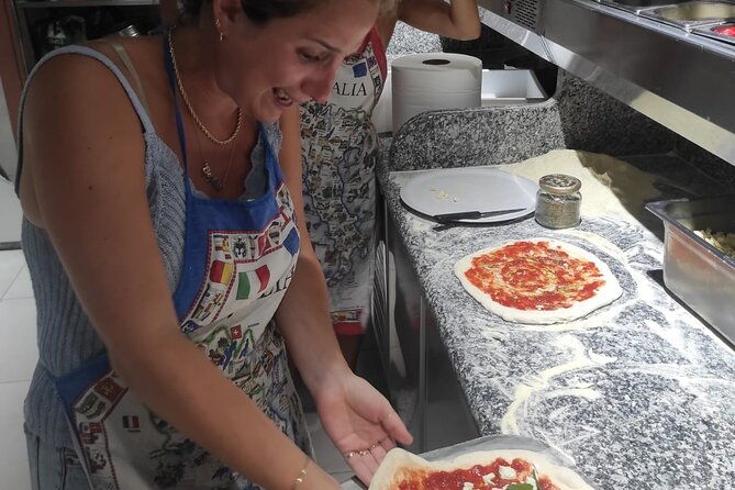 small-group-naples-pizza-making-class-with-drink-included