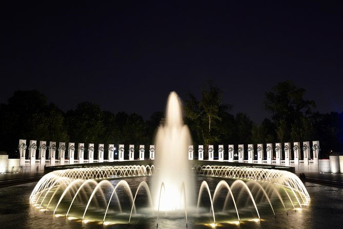 small-group-national-mall-night-tour-with-10-top-attractions