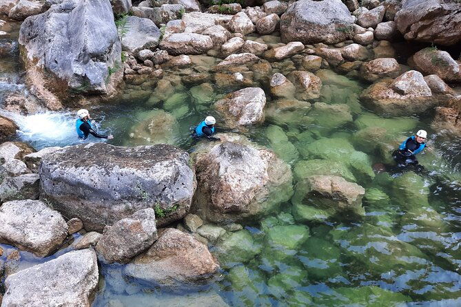small-group-tour-of-canyoning-in-cetina-river-canyon