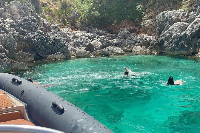 speed-boat-tour-to-national-park-and-grama-bay