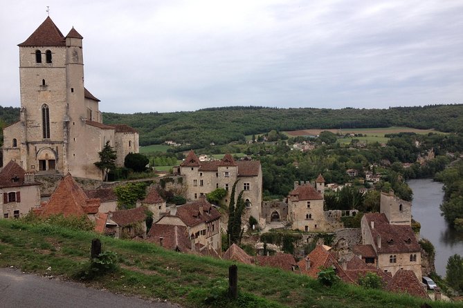 st-cirq-lapopie-and-pech-merle-cavern-tour-from-toulouse