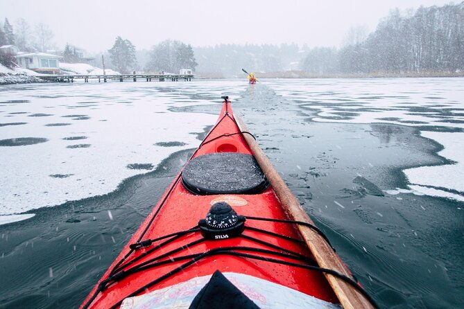 stockholm-winter-kayaking-swedish-fika-and-hot-sauna-experience