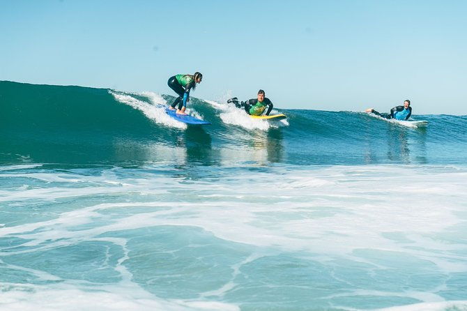 surf-lesson-in-lisbon-the-surf-experience