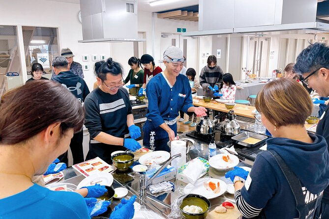sushi-making-experience-class-in-naha-makishi-public-market