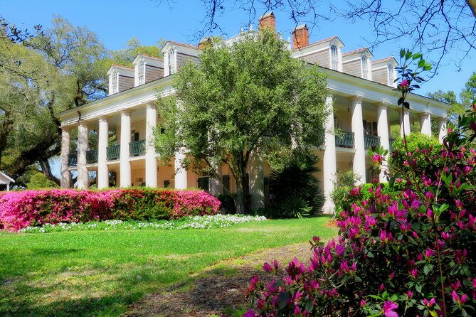 swamp-boat-ride-and-oak-alley-plantation-tour-from-new-orleans
