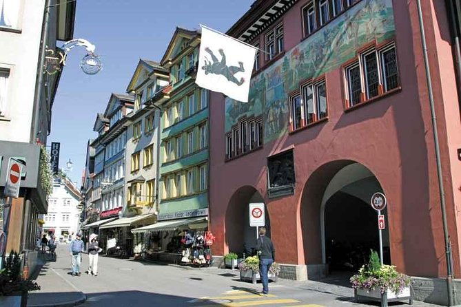 swiss-cheese-chocolates-and-mountains-small-group-tour-from-zurich