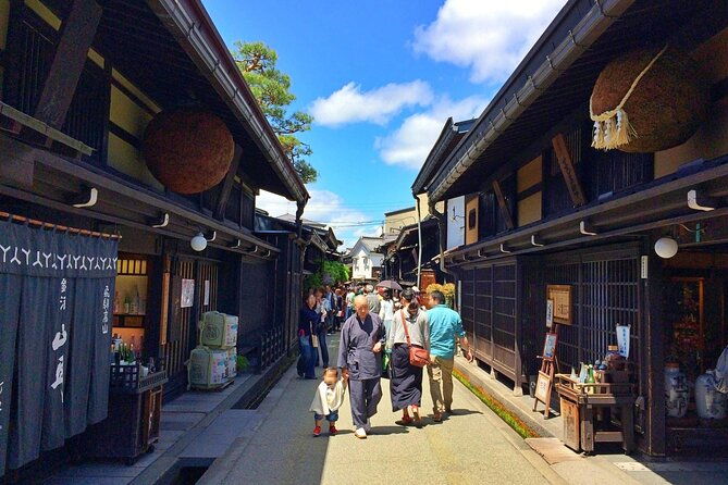 takayama-arts-crafts-local-culture-private-tour-with-government-licensed-guide