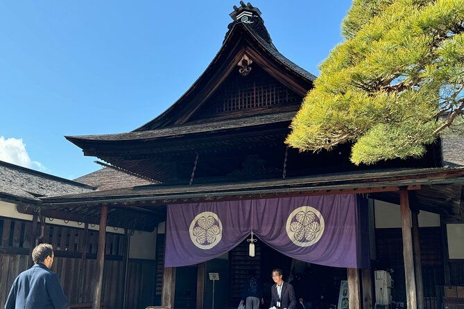 takayama-jinya-old-town-private-walking-tour