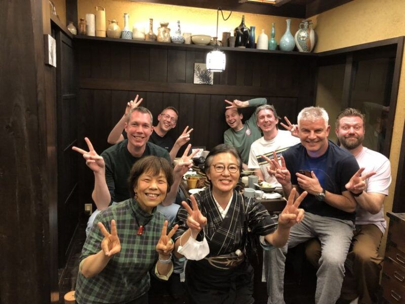 takayama-night-tour-with-local-meal-and-drinks