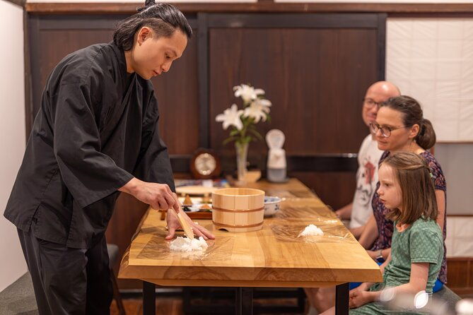 takayama-onigiri-rice-ball-and-miso-soup-making