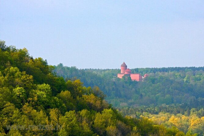 tallinn-to-riga-sightseeing-transfer