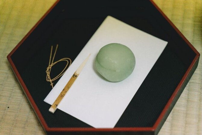 tea-ceremony-by-the-tea-master-in-kyoto-shiun-an