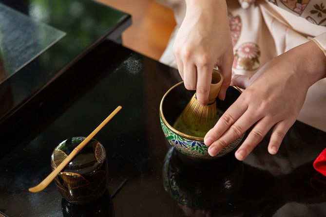 tea-ceremony-experience-with-simple-kimono-in-okinawa
