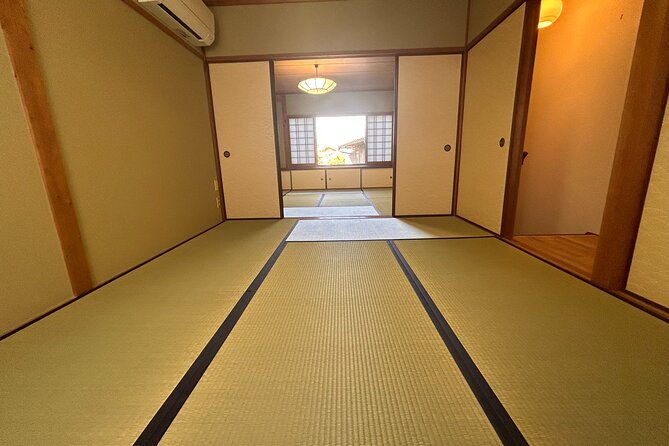 tea-ceremony-in-100-years-old-townhouse-with-tables-and-chairs