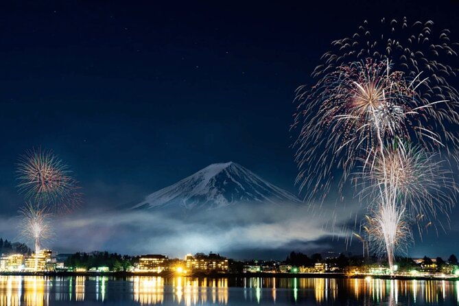 tokyo-mt-fuji-kawaguchiko-fireworks-small-group