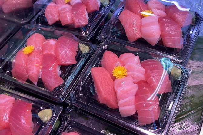 tokyo-tsukiji-fish-market-walking-and-exploring-hidden-gems-tour