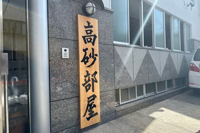 tokyo-visit-sumo-morning-practice-with-english-guide-2