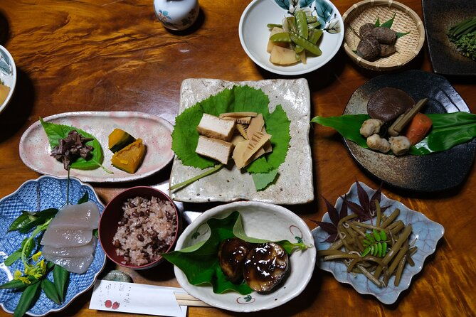traditional-japanese-food-tour-with-a-food-expert