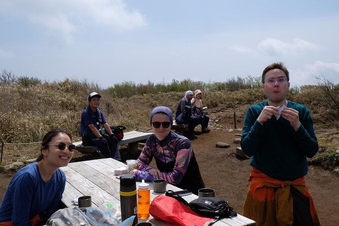 traverse-outer-rim-of-hakone-caldera-and-enjoy-onsen-hiking-tour