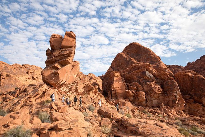 valley-of-fire-guided-hike-from-las-vegas