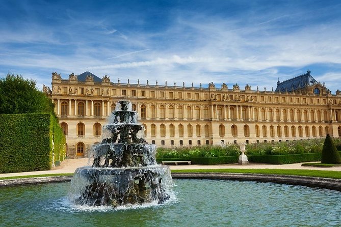versailles-palace-guided-tour-with-gardens-trianons-the-hamlet