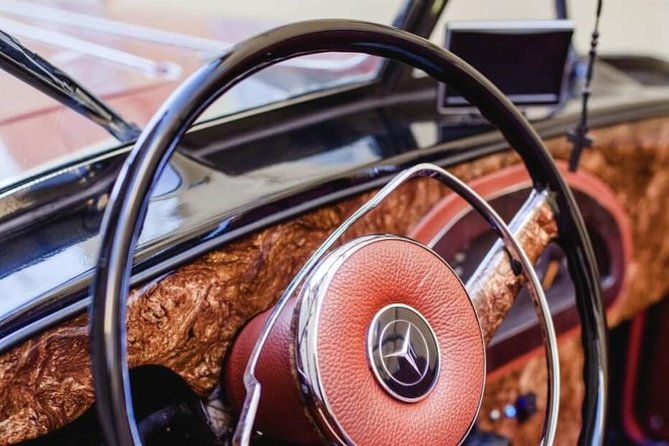 vintage-cars-prague-grand-city-tour-150min-1-6-pers-25hrs