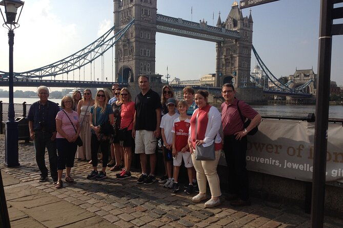 vip-tower-of-london-and-crown-jewels-tour-with-private-beefeater-meet-greet