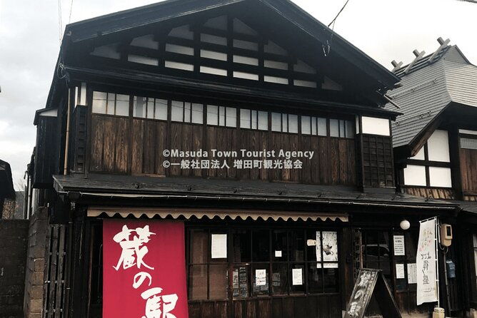 walking-tour-of-wealthy-merchants-storehouses-in-akita