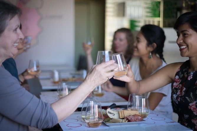 wine-and-cheese-tasting-lunch-in-portuguese-wine-bar