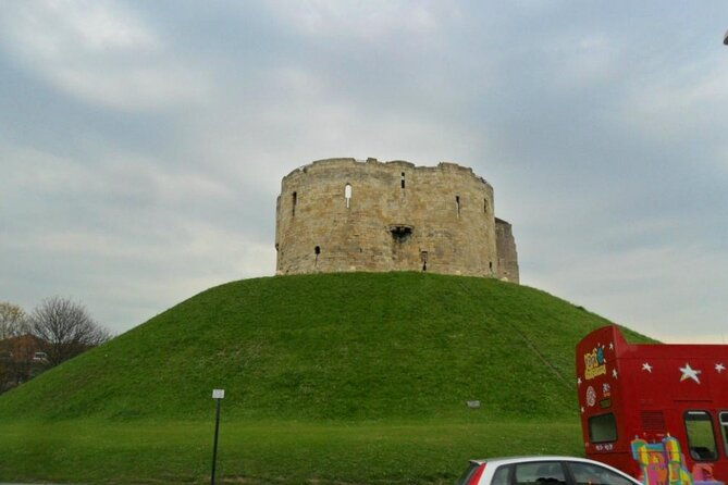 york-walls-private-walking-tour
