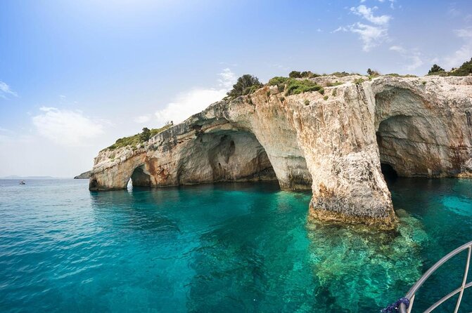 zakynthos-small-group-tour-shipwreck-bay-blue-caves-by-land-sea