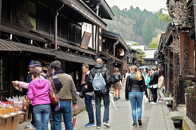 1-day-private-charter-tour-to-takayama-shirakawago