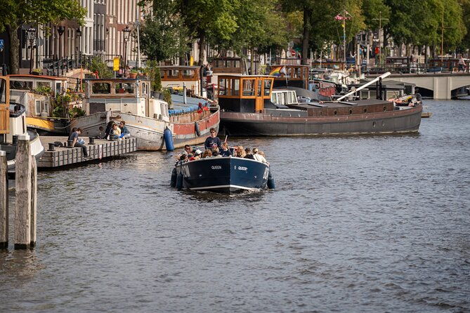 1-hour-canal-cruise-in-amsterdam