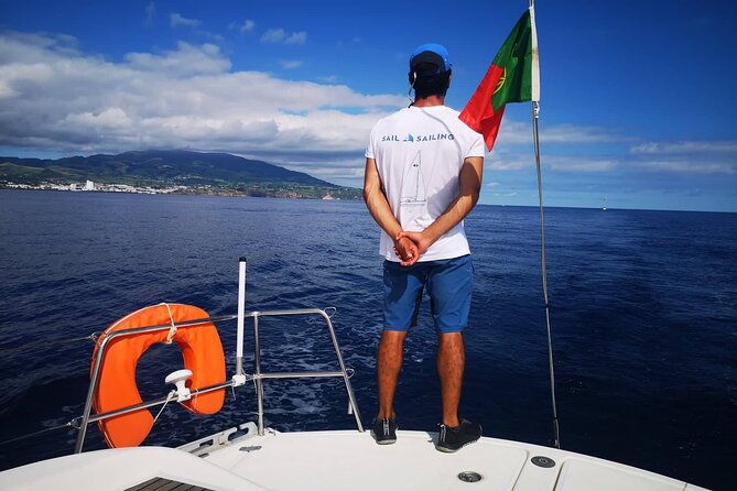 2-5h-sunset-navigation-with-azorean-appetizers-and-wine