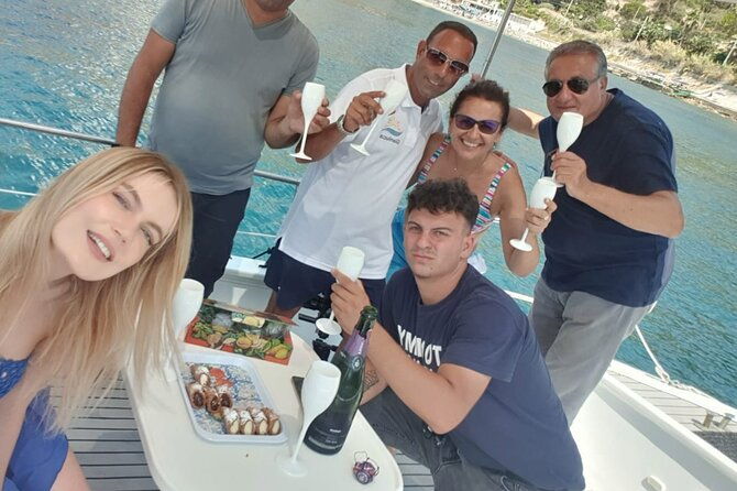 2-hours-private-boat-tour-isola-bella-taormina-giardini-naxos