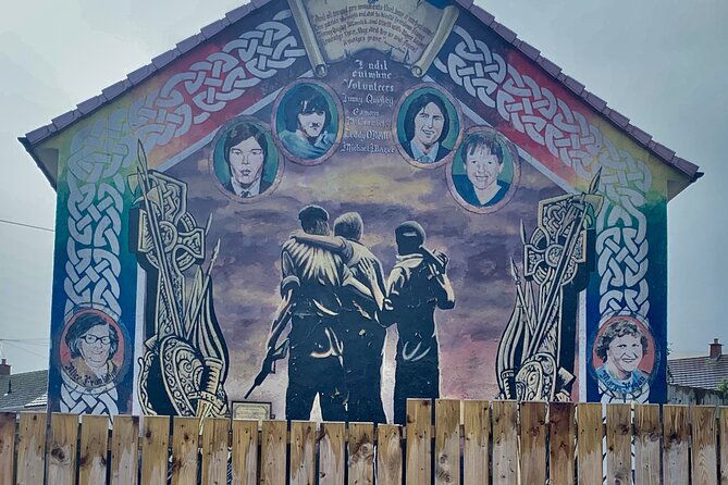 2-hours-unique-belfast-black-taxi-tour